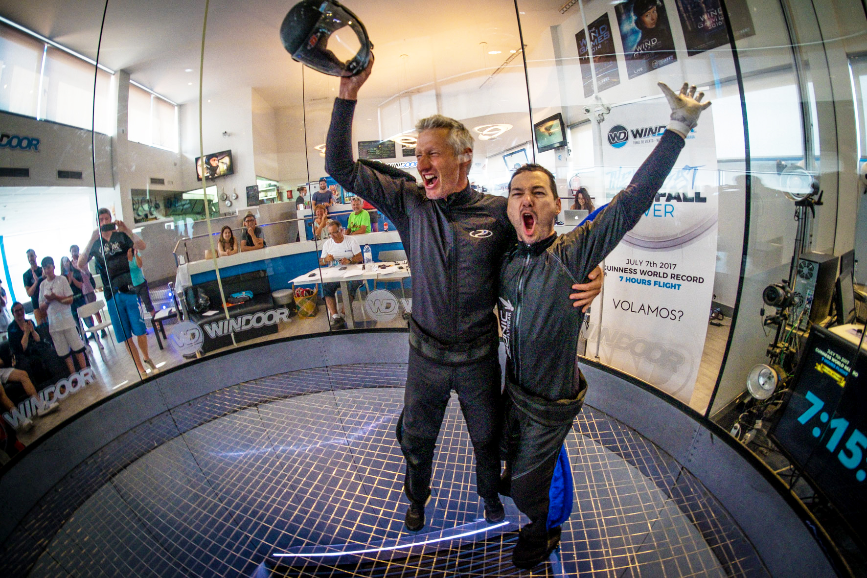 guinness-world-record-indoor-skydiving-longest-freefall-empuriabrava